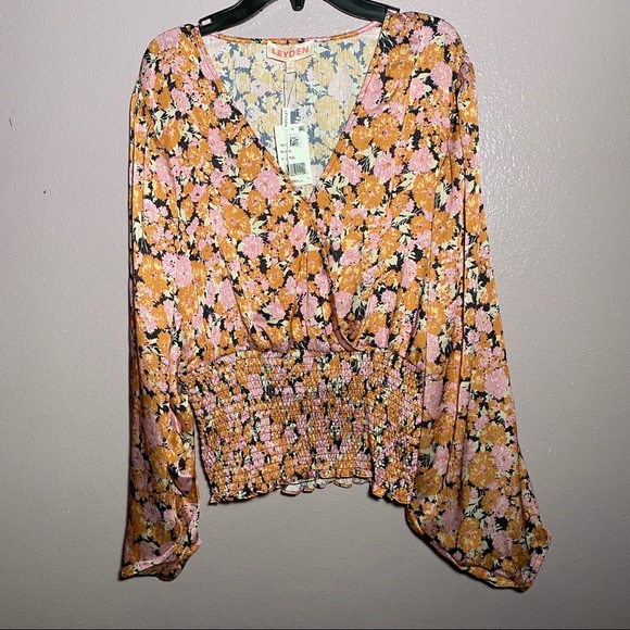 NWT Leyden Smocked Surplice Floral Blouse - Picture 5 of 6